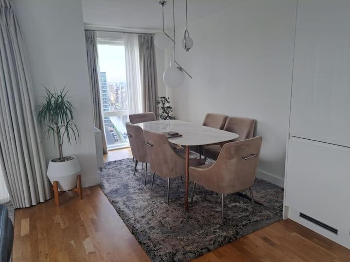 Homestay Cozy Double With Large En Near Canary Wharf With Amazing Views In A Shared *