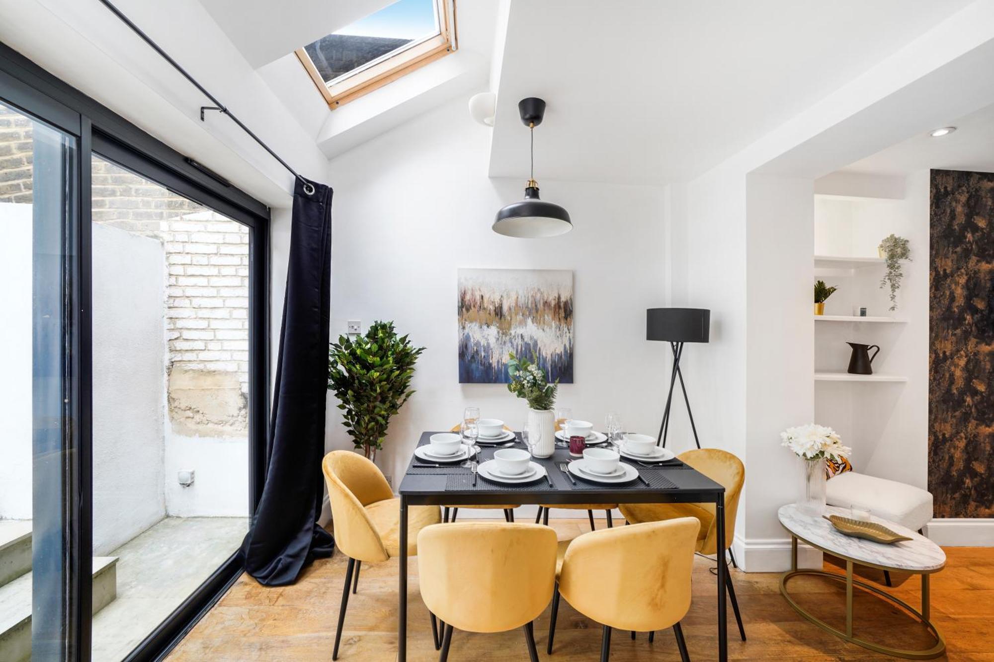Classy Abode In Hackney - Garden - Sleeps 6 Apartment London
