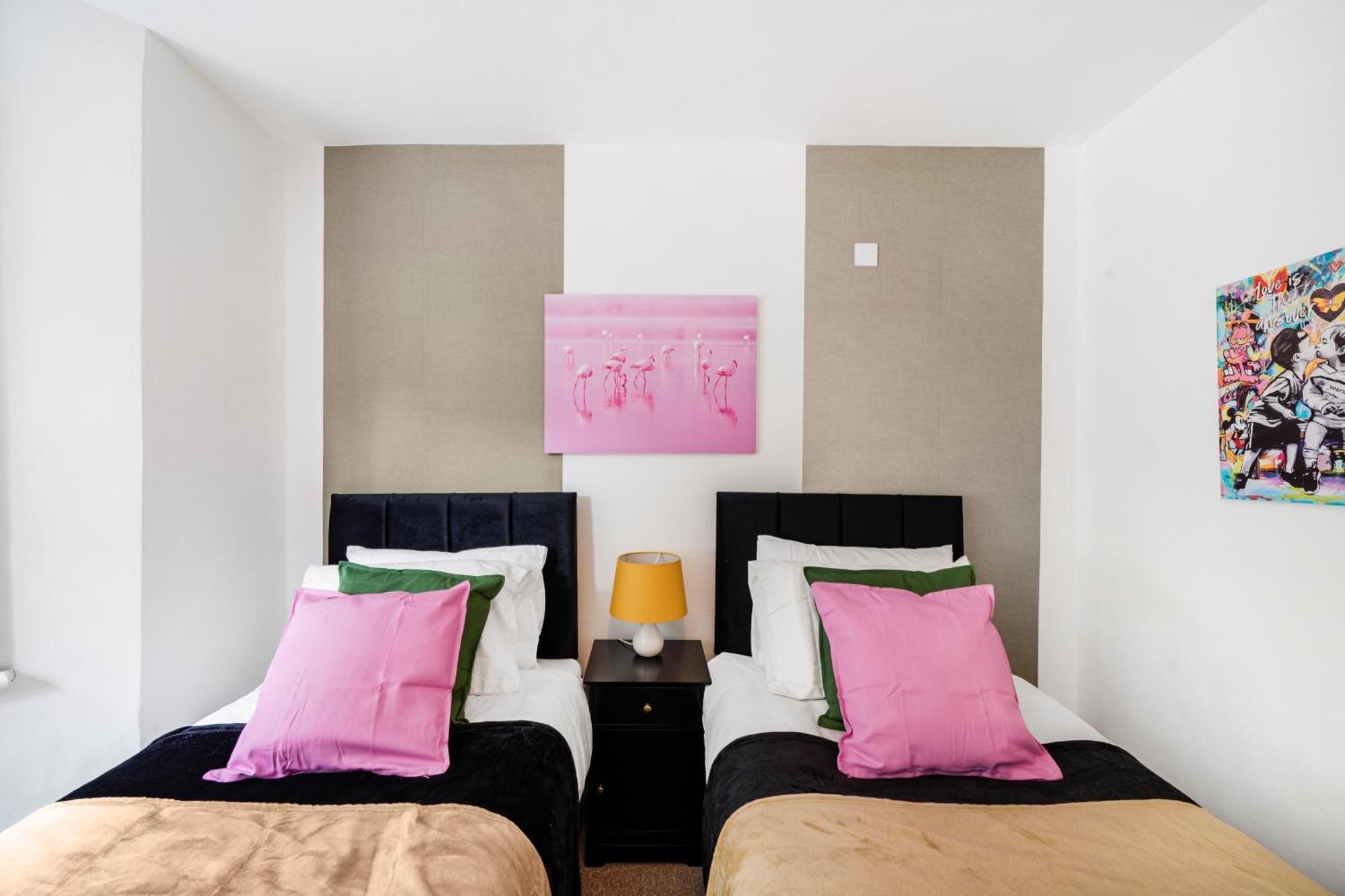 Classy Abode In Hackney - Garden - Sleeps 6 London