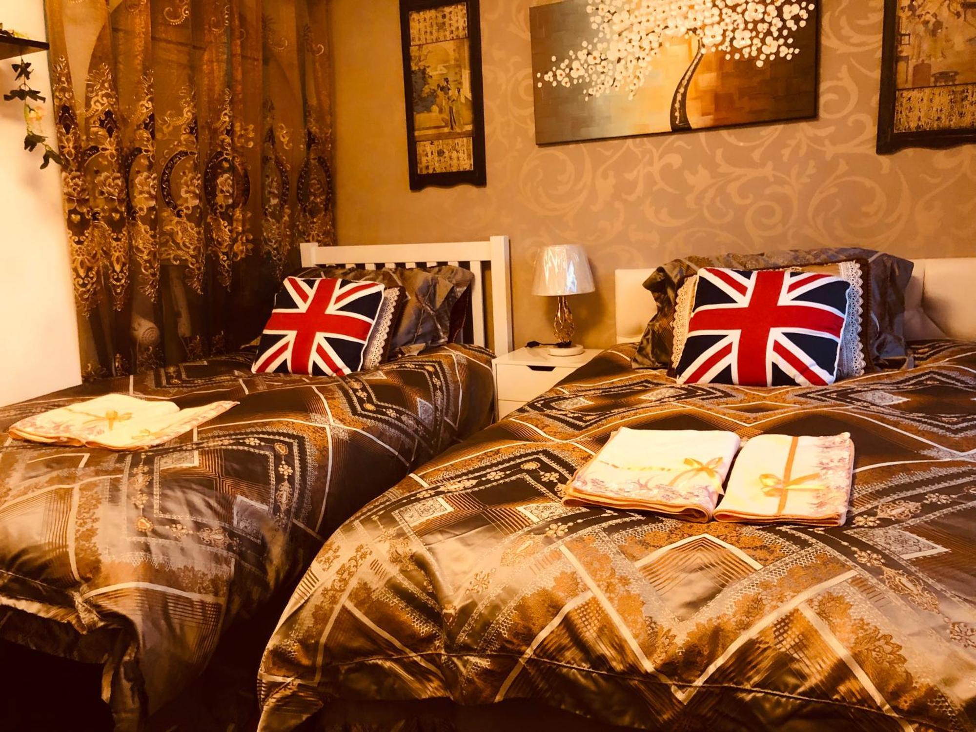 Cheerful 4 Bedroom House With Garden Free Parking Feriehus London