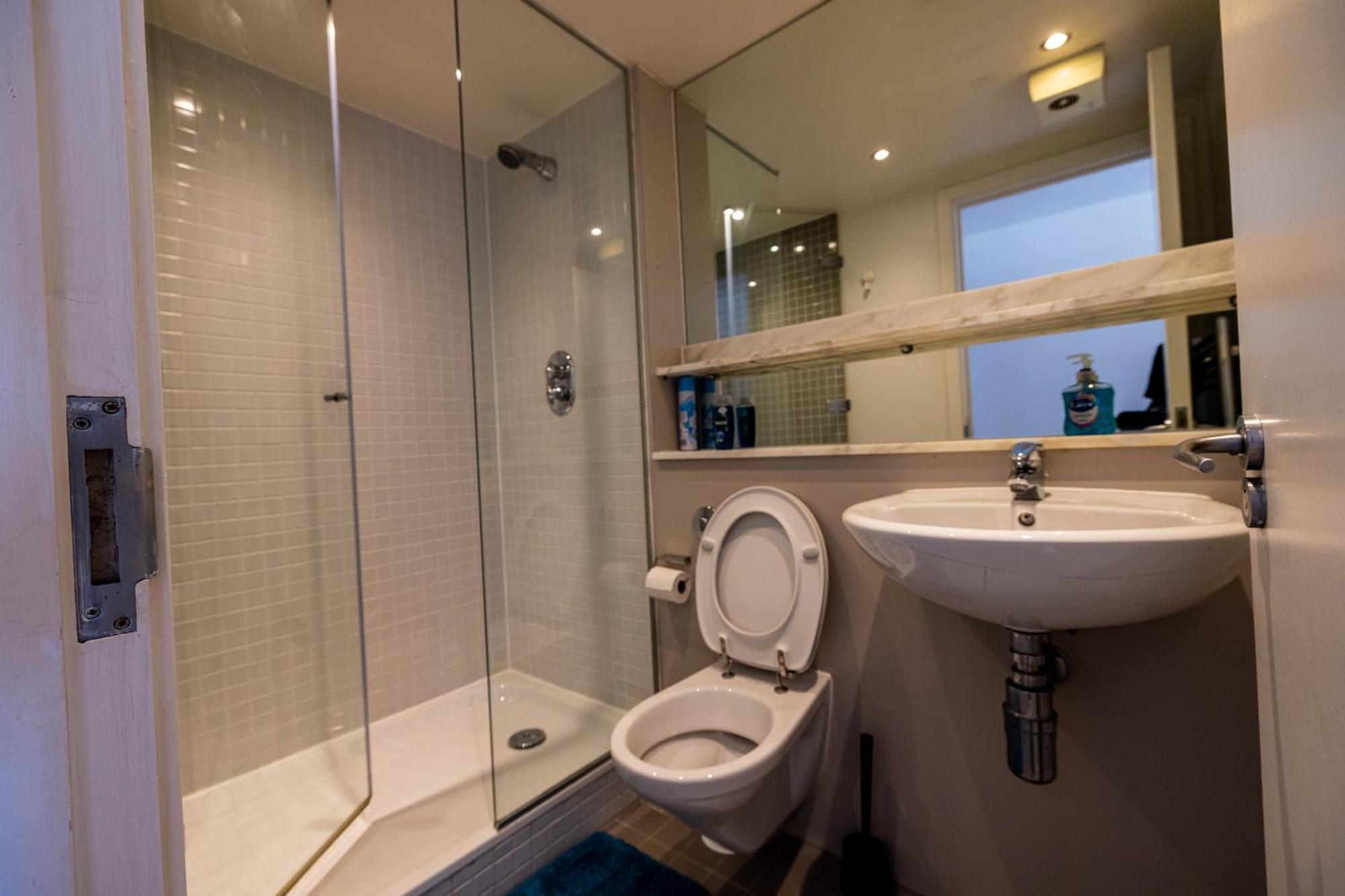 Beautiful And Spacious 2-bed In Appartement Londres
