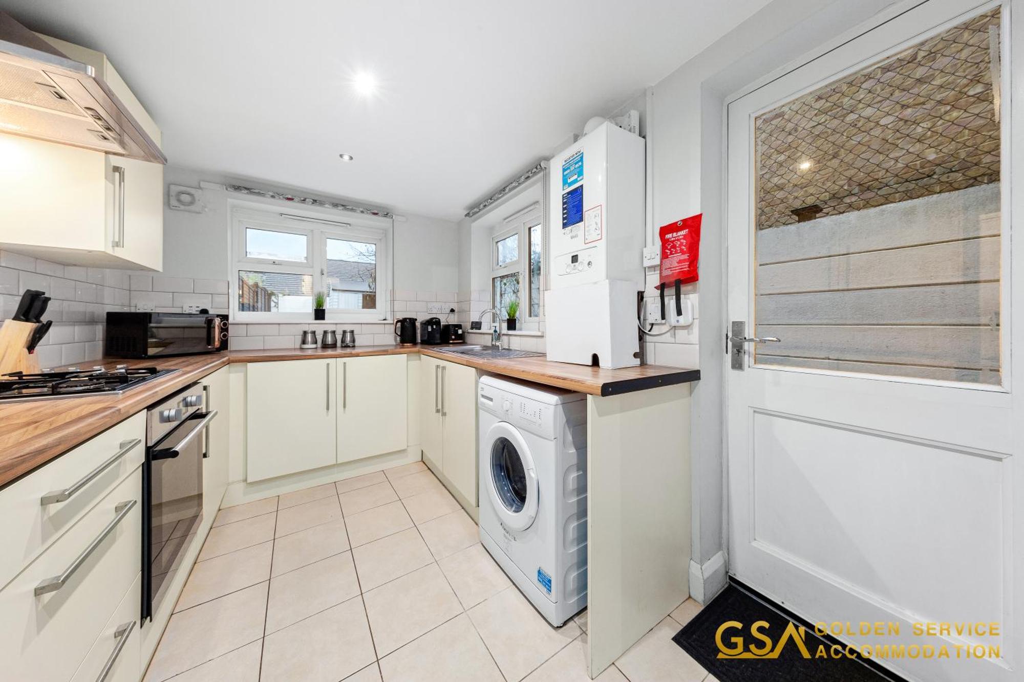 3 Bed In Forest Gate - Waltham Forest