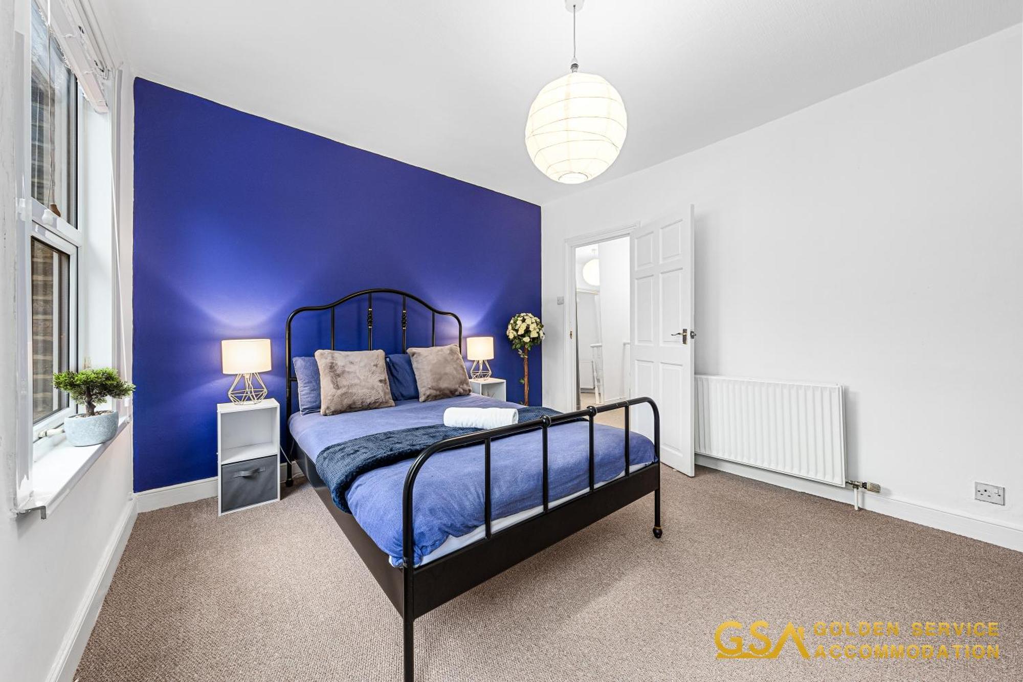 Stylist And Cosy 3 Bed House Leytonstone Sleeps 7 * Londen