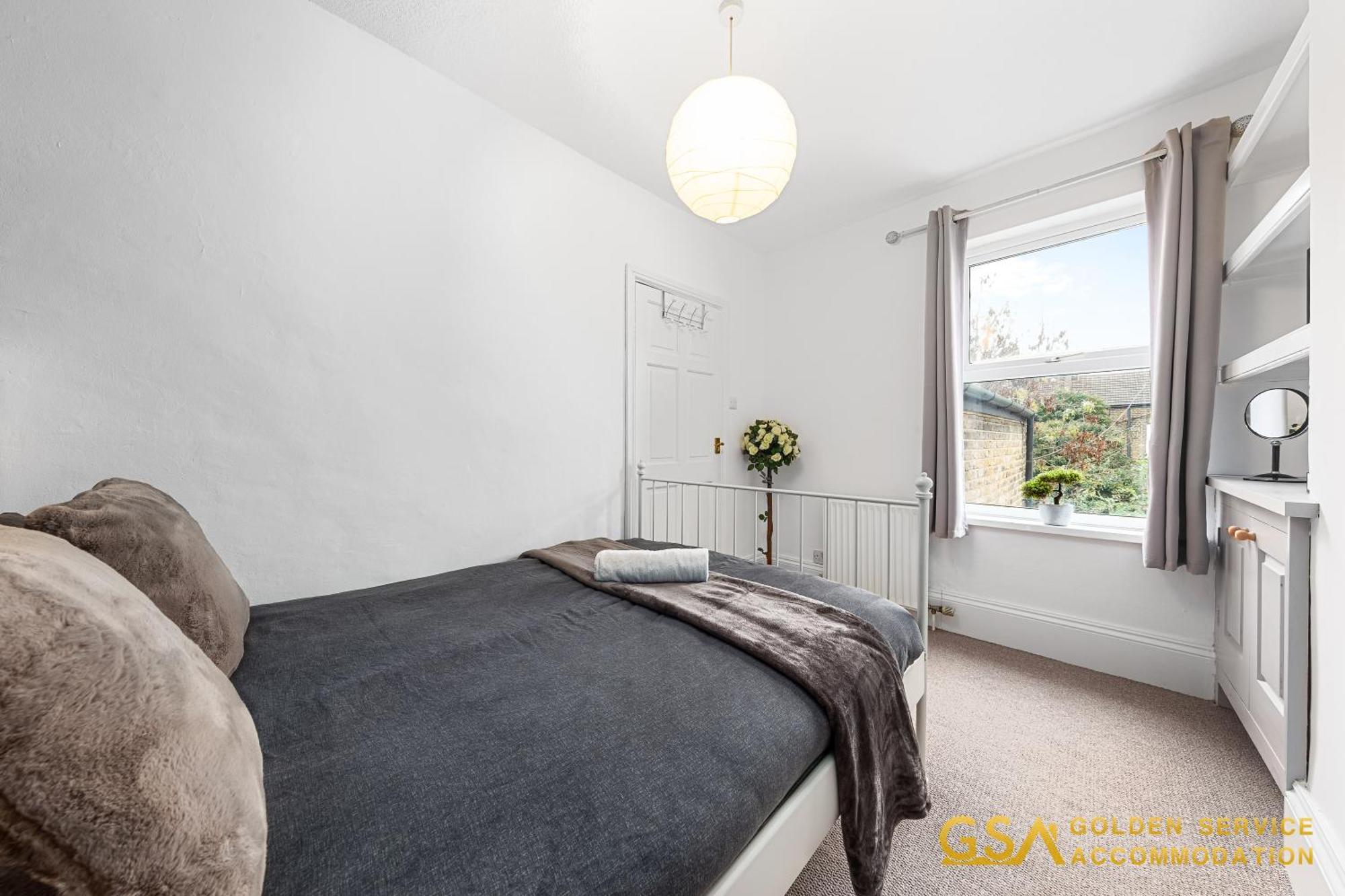 Stylist And Cosy 3 Bed House Leytonstone Sleeps 7 Londen