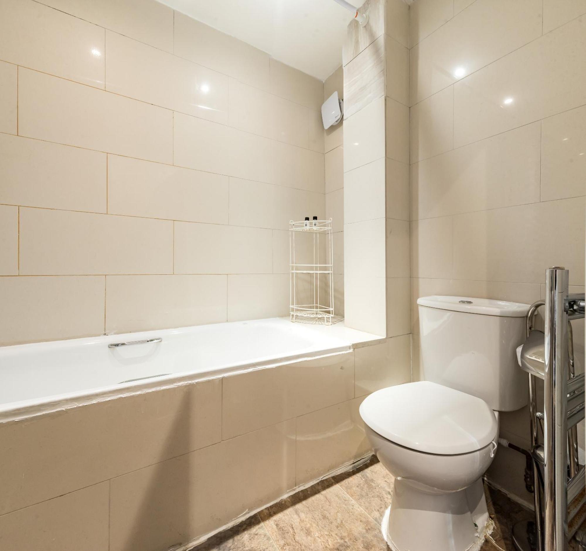 Aldgate Flats Apartment London