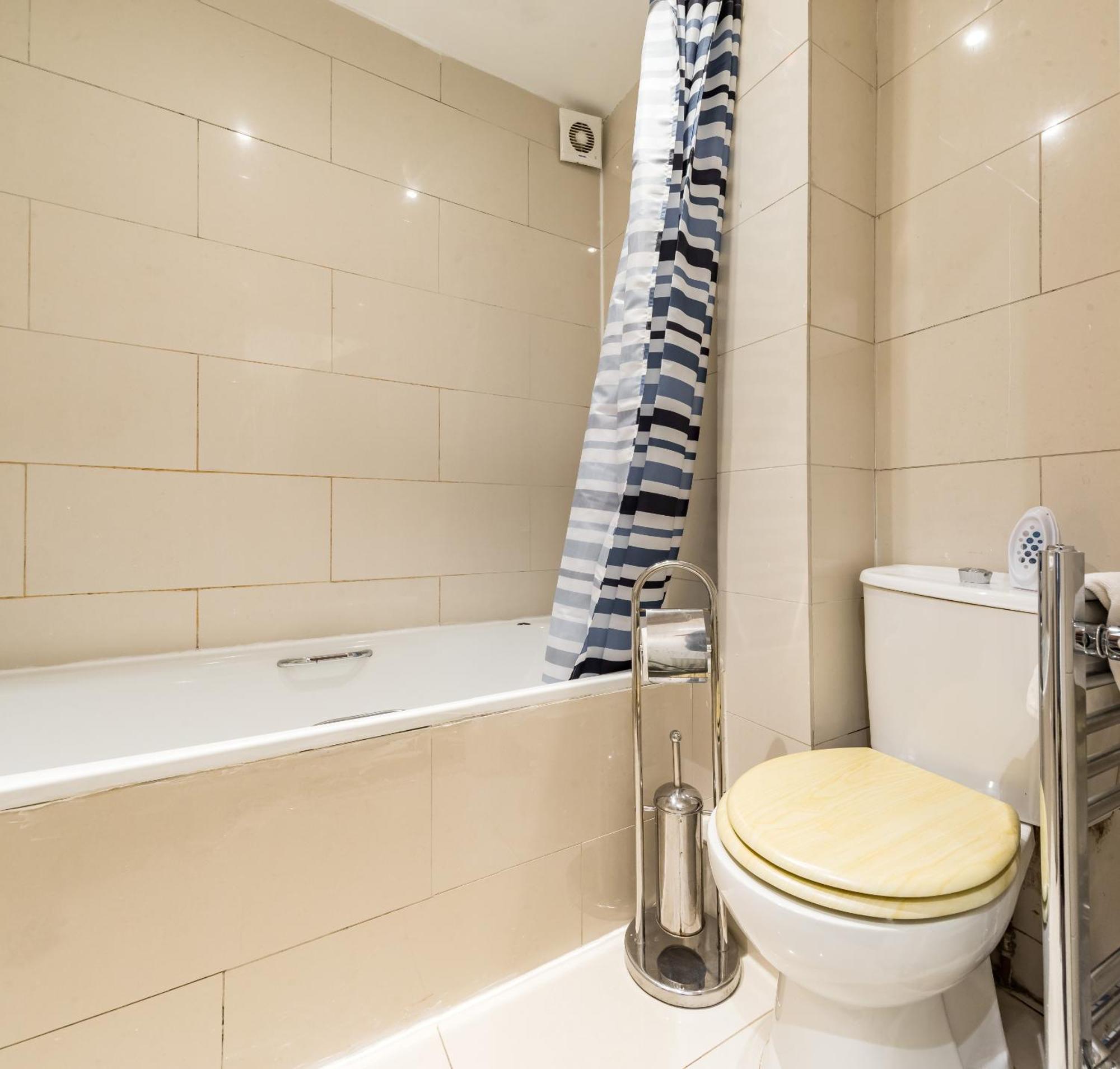 Aldgate Flats *