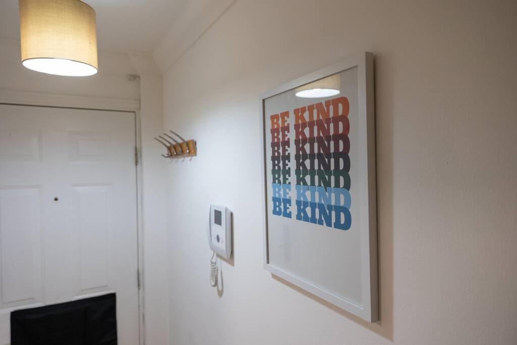 Morden Apartment, By The Sea With Free Parking Londen