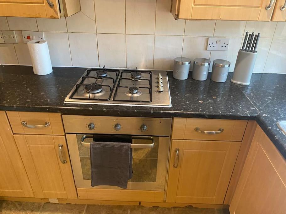 Spacious 2 Bedroom Flat Leilighet