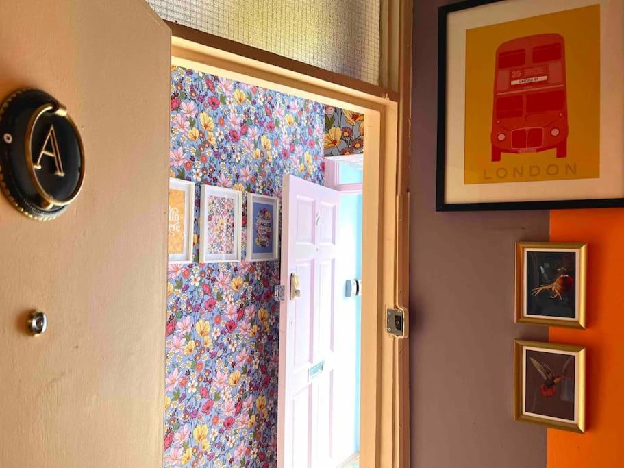 Artsy House In Southeast Holiday home