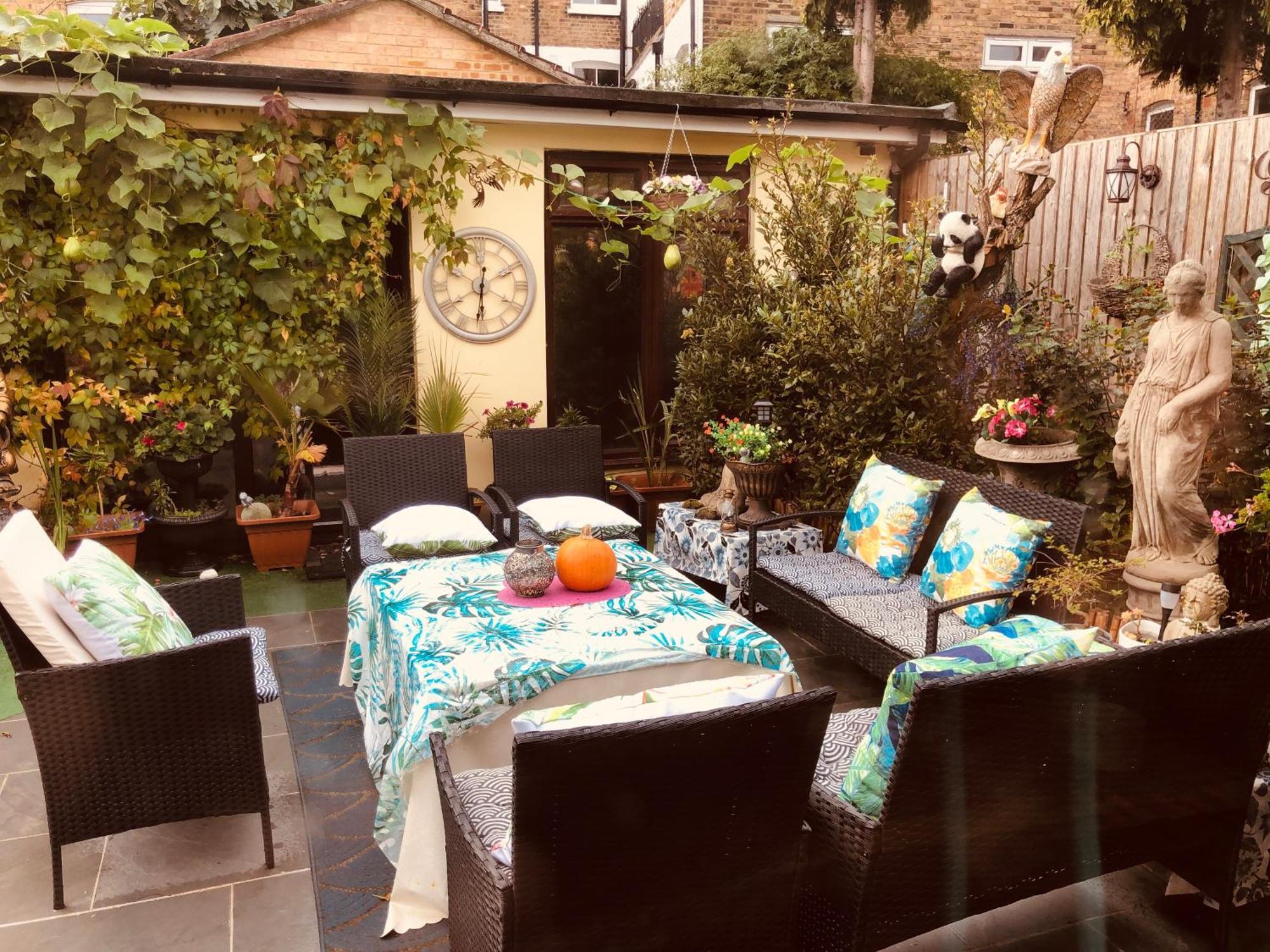 Cheerful 4 Bedroom House With Garden Free Parking Feriehus