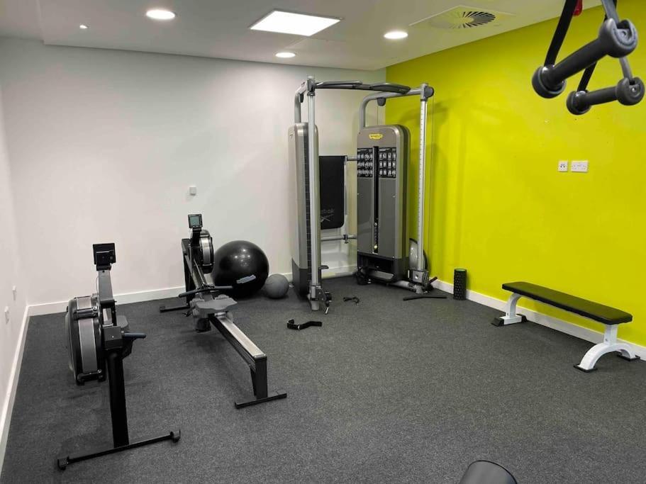 Cool Dalston Studio With Balcony And Gym London