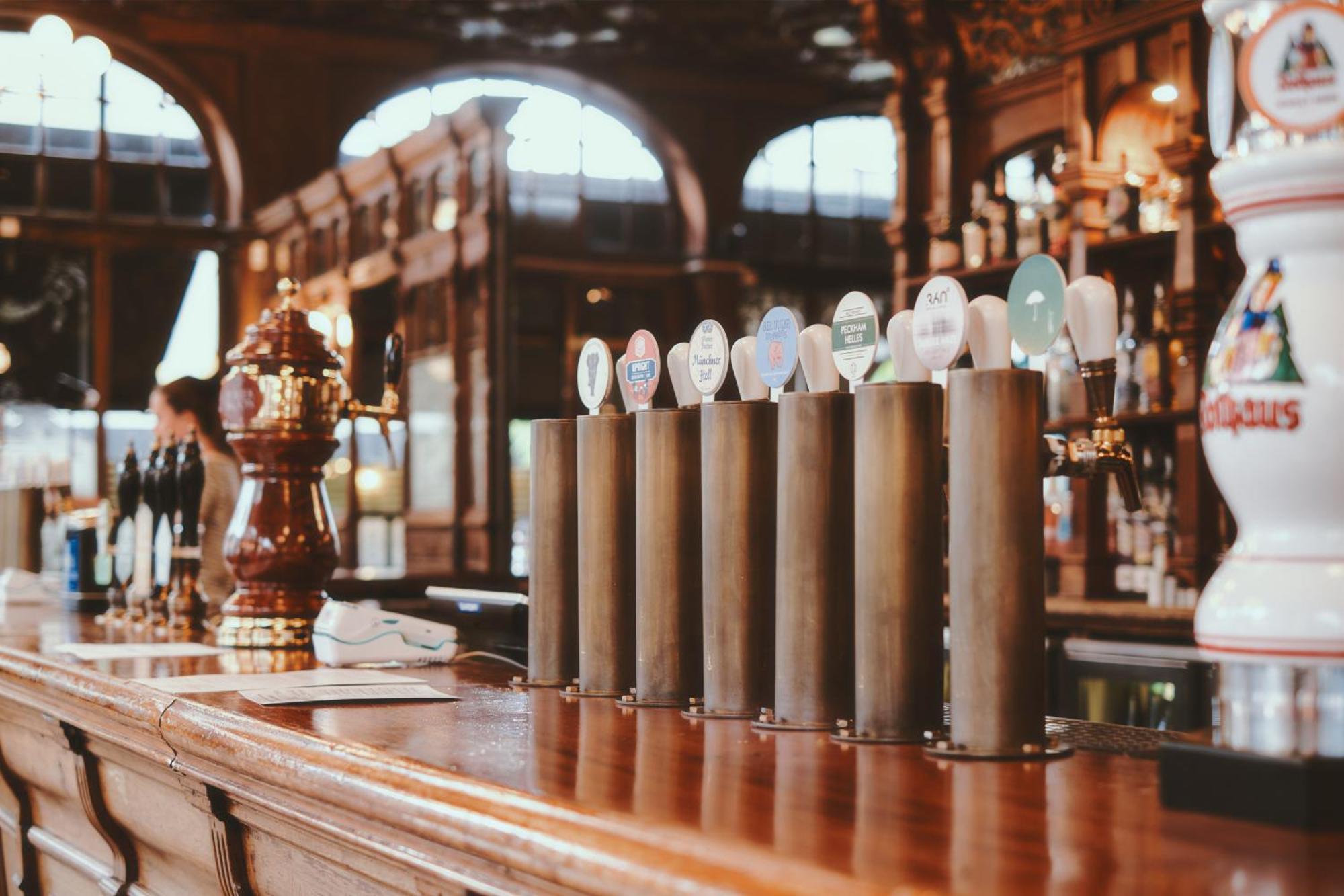 The Black Lion Pub & Boutique Kro