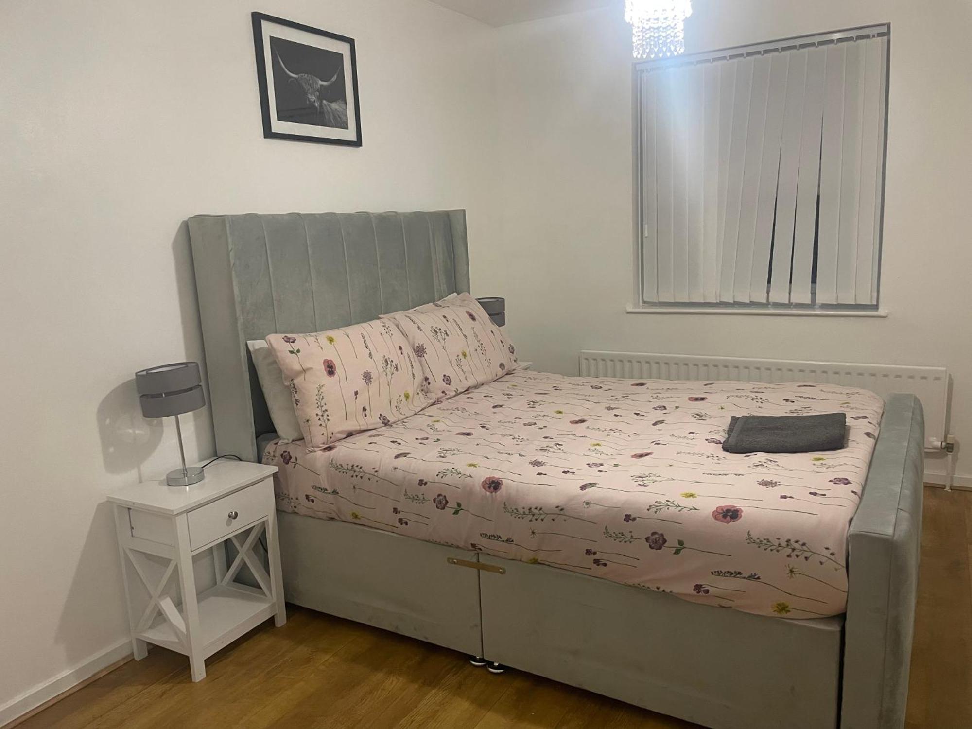 New! 4 Bedroom House With Garden And Lawn * London