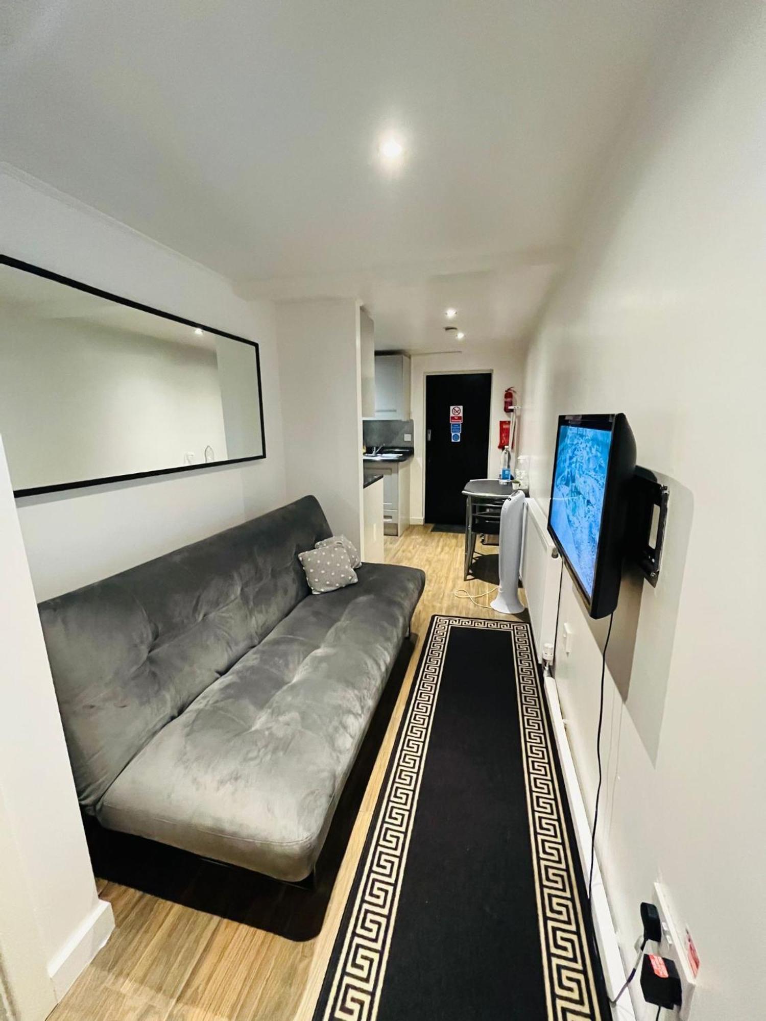 Exclusive Private One Bedroom Appartement