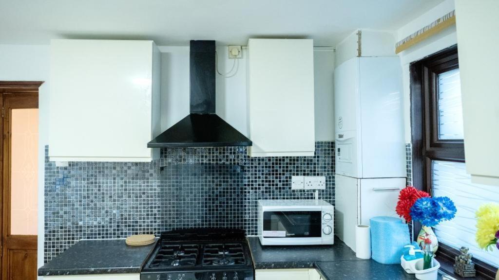 Appartement Spacious 2 Bedroom Flat