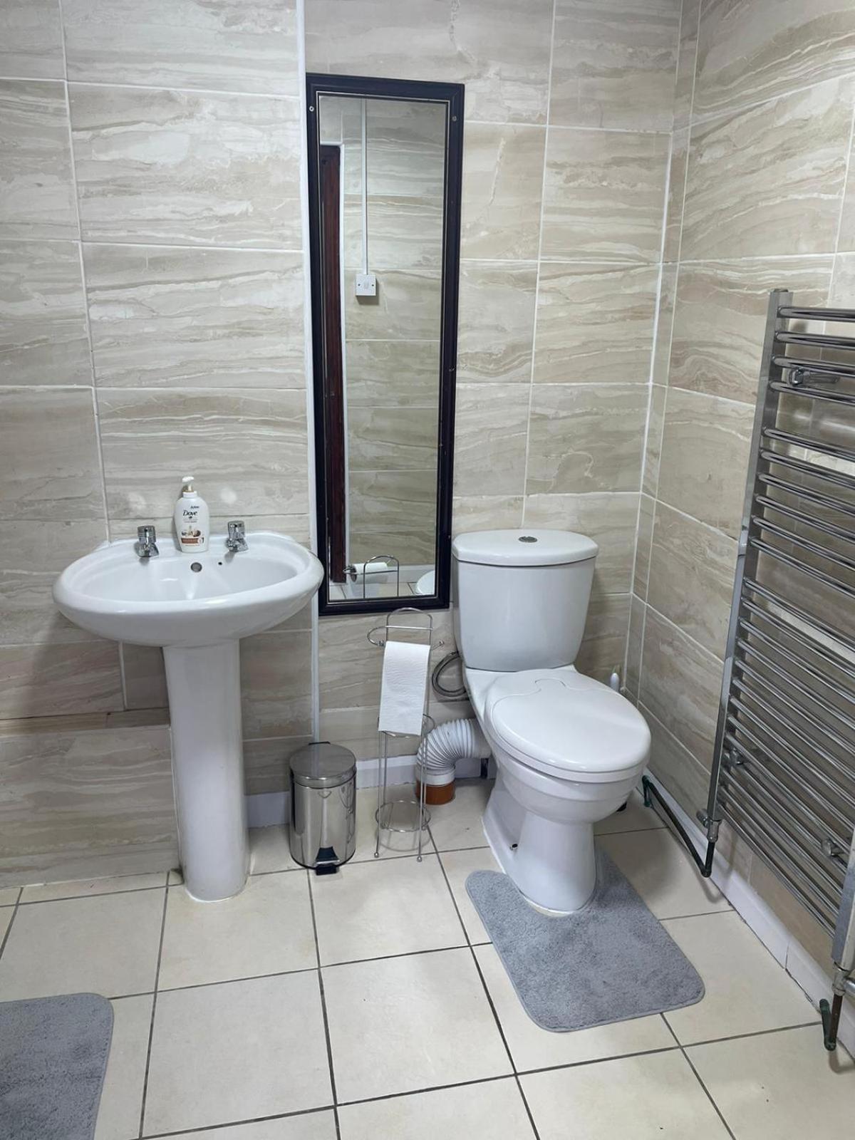 Spacious 2 Bedroom Flat * Londres