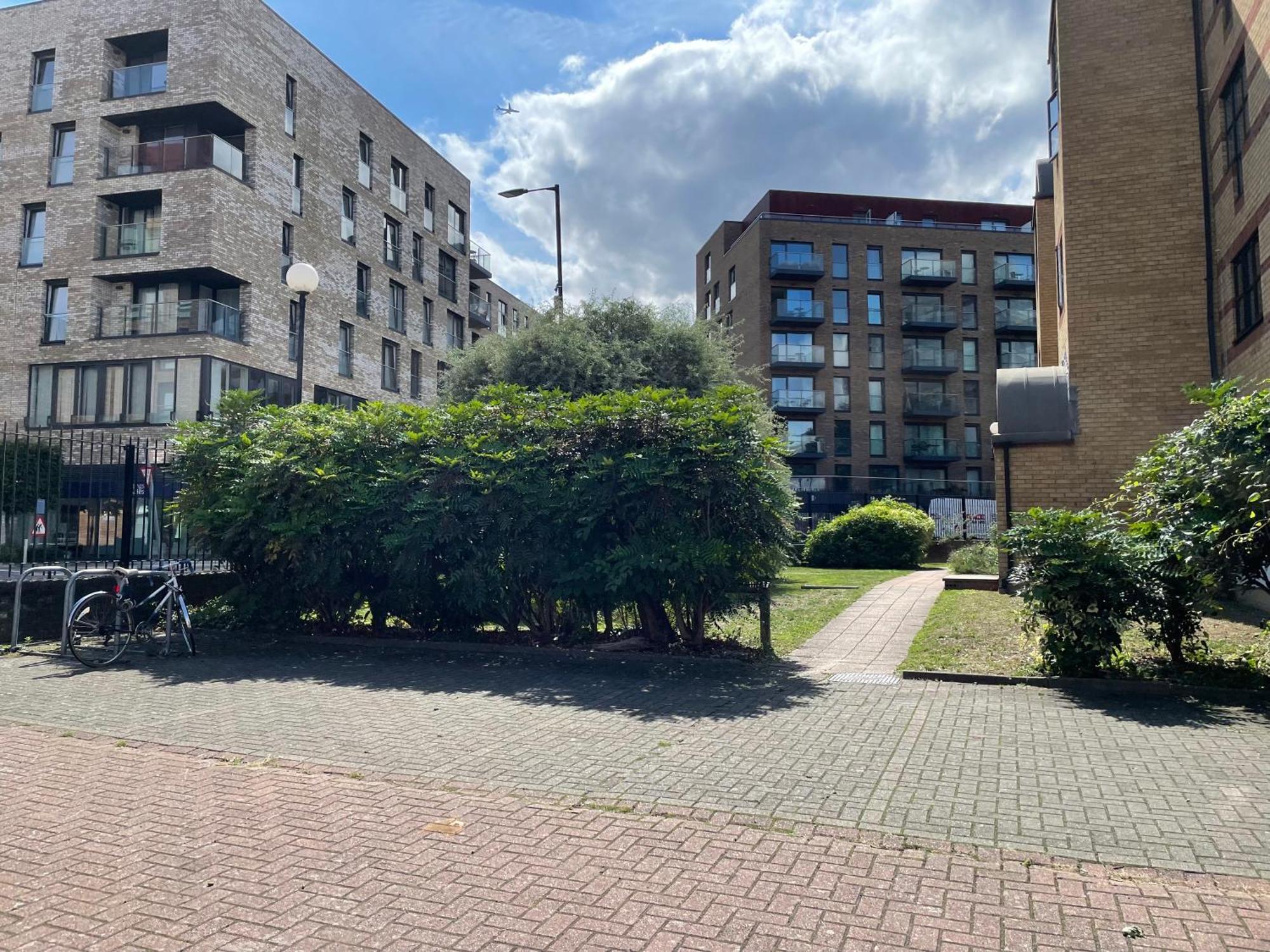Surrey Docks Se16 Near Canada Water N Easy Access Canary Wharf Apartment *