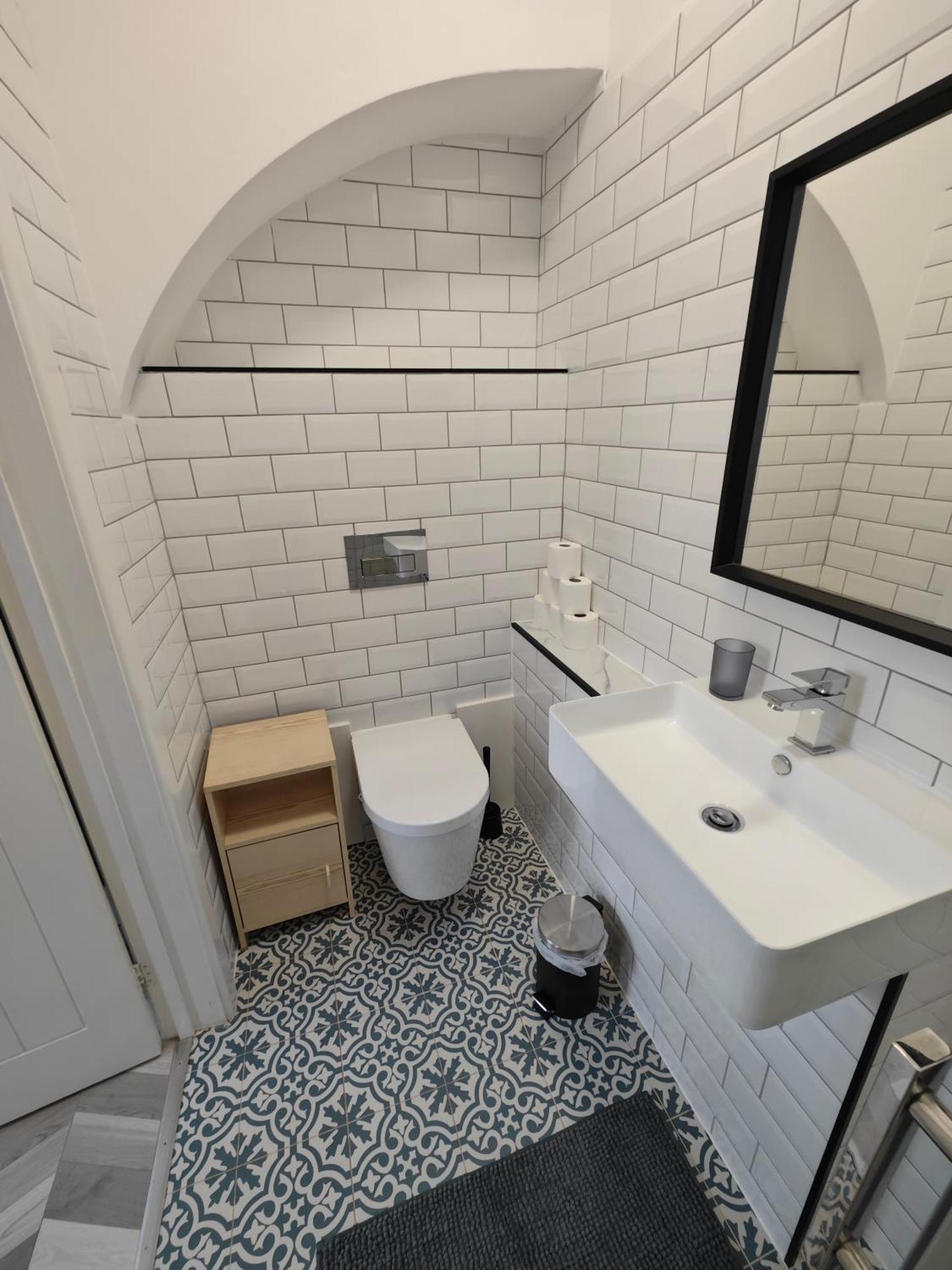 2 Bedroom 2 Bathroom In Old St - Shoreditch - Zone 1 Apartment