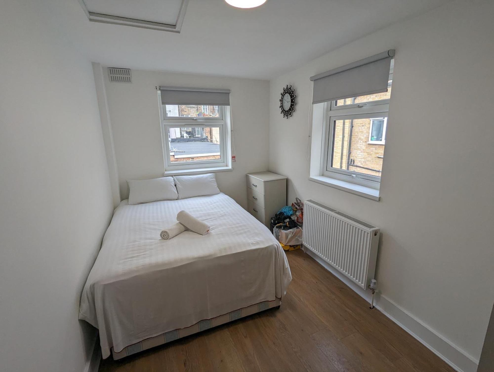 Guest house Mile End London