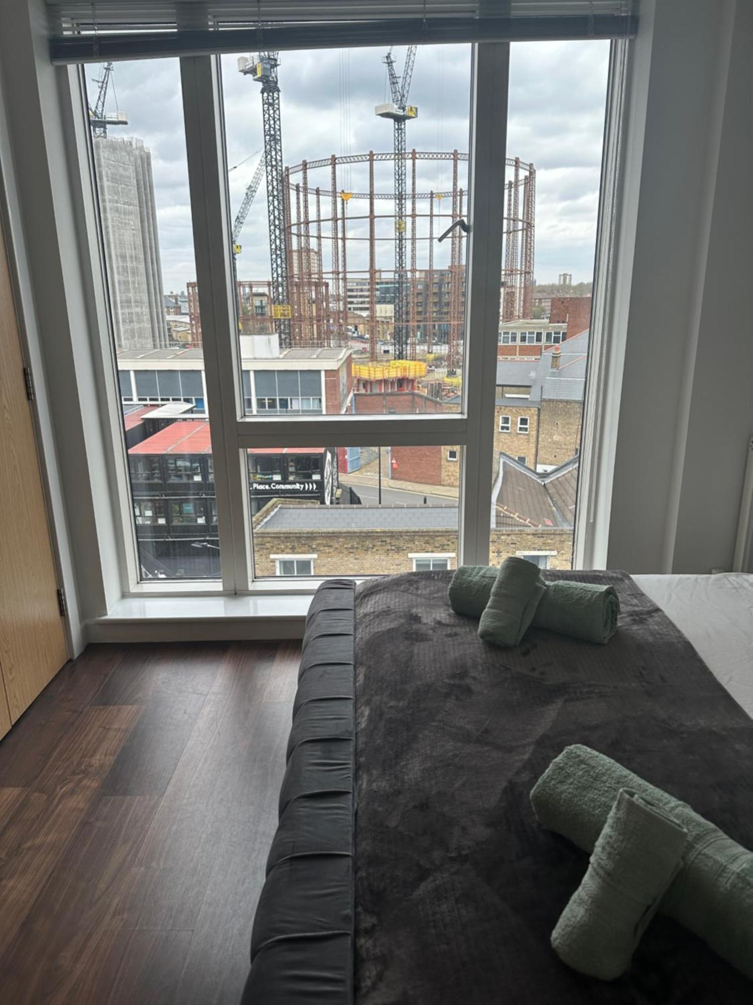 Appartement Lift & Free Parking, Modern 1 Bed Flat In Shoreditch Next To Train Station Londen