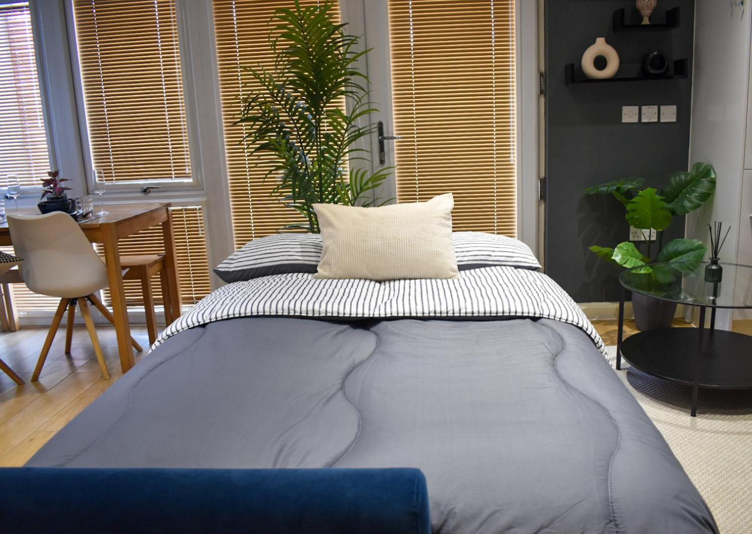 Stylish Peckham 10 Seconds From Station Londen