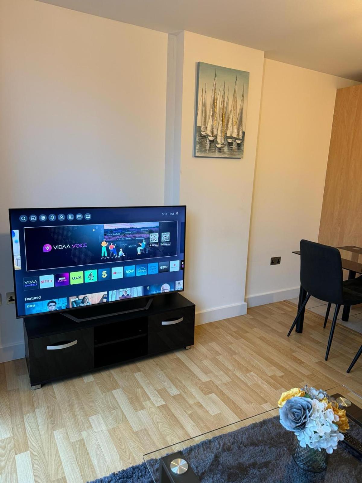 Spacious 2 Bedrooms In Stratford Appartamento *