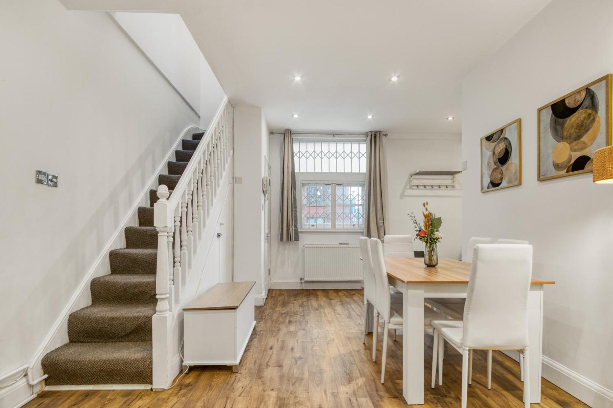 Vibrant 2-bed By Bow Leilighet