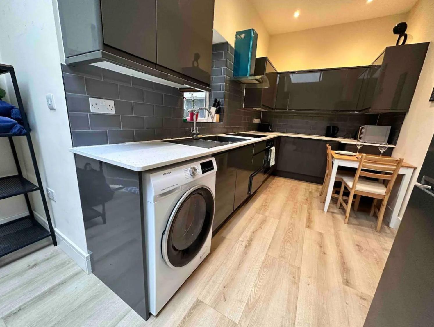 Feriehus Charming Duplex 10min To Bridge Quiet London
