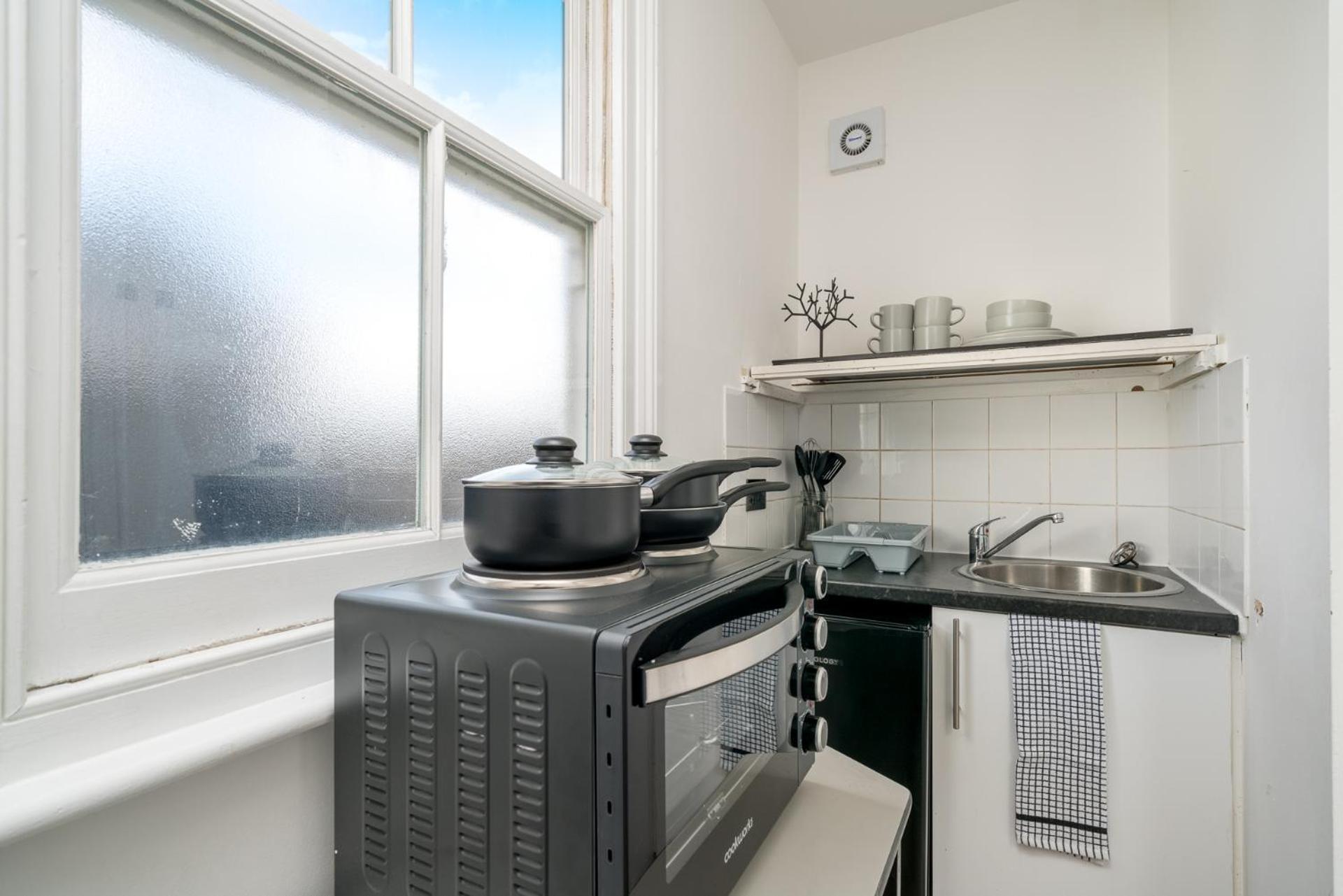 Heart Of Dalston- Trendy Compact Studio Flat Apartment