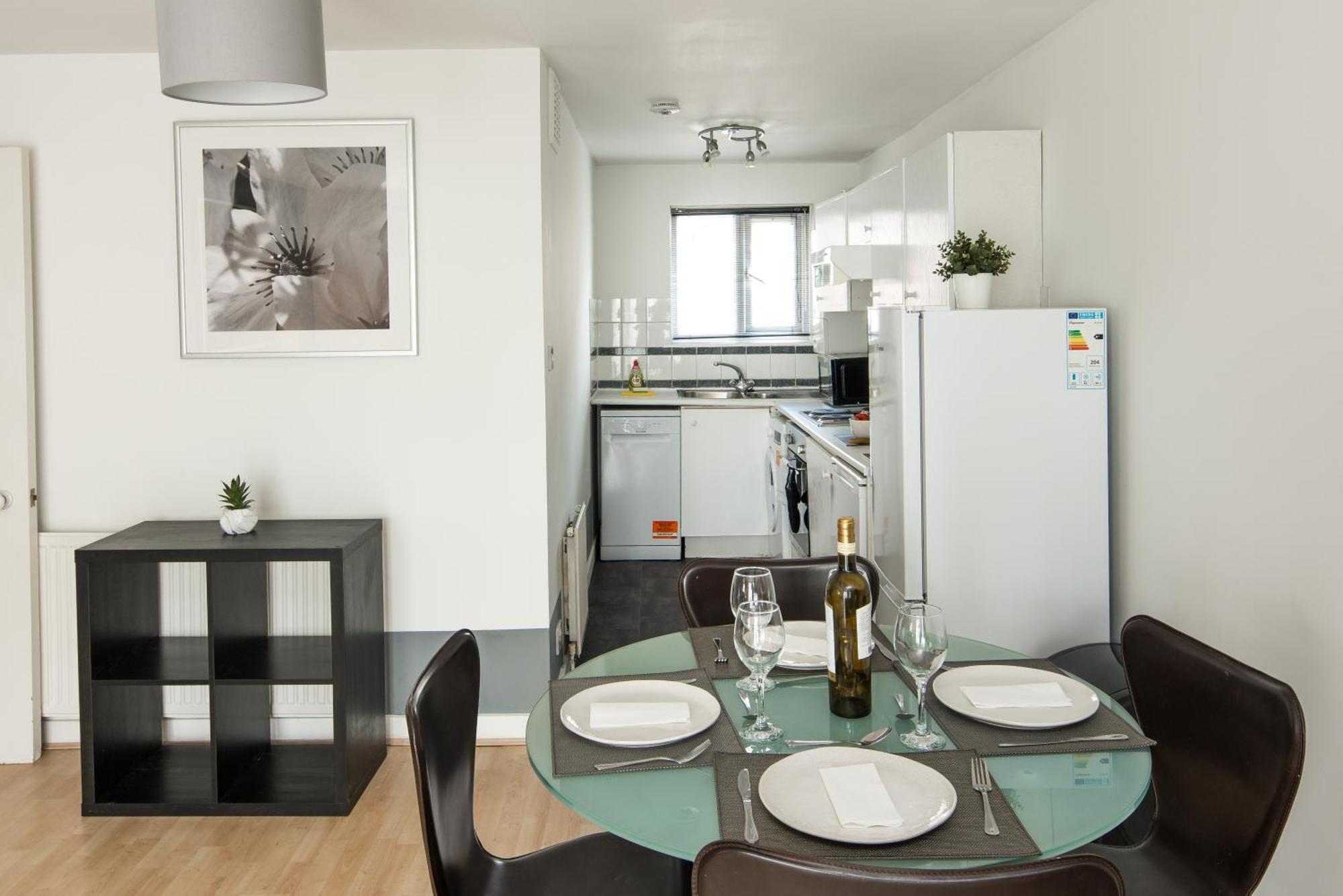 Work Friendly Flat Bridge Near Guys Hospital And Borough Market London