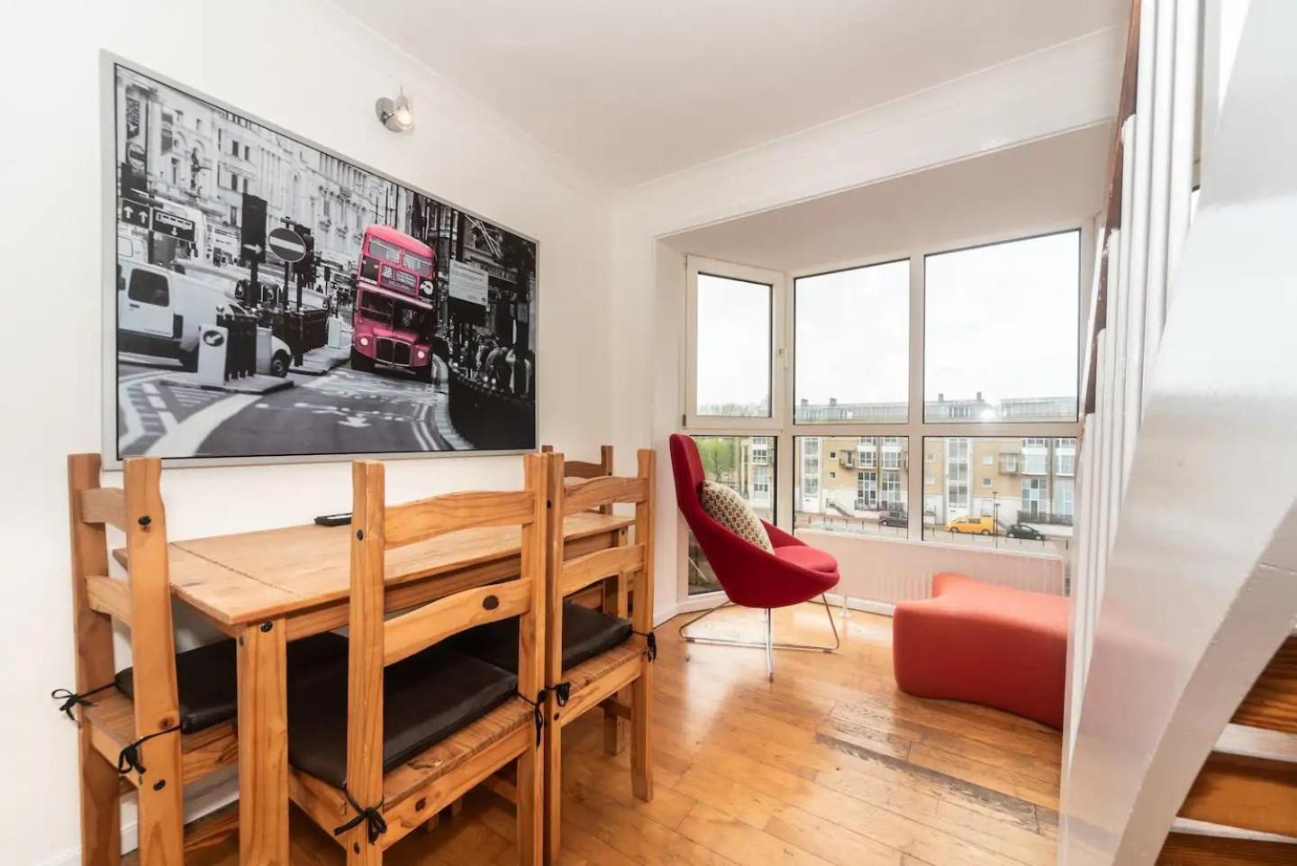 Sunny Maisonette With Views Over Canary Wharf, Apartment