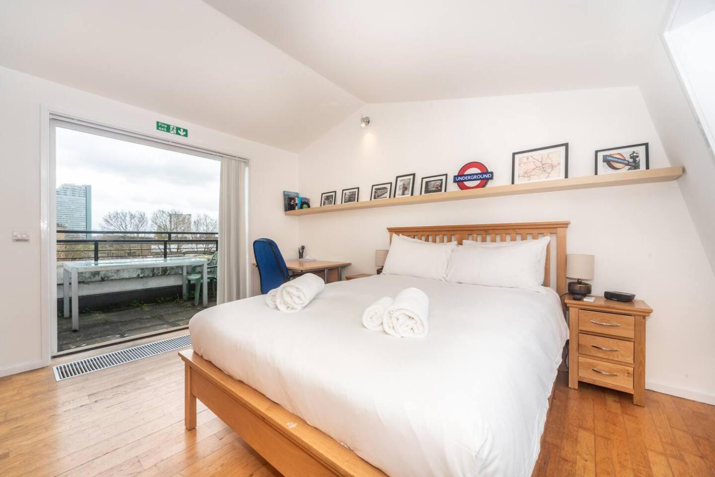 Sunny Maisonette With Views Over Canary Wharf, *