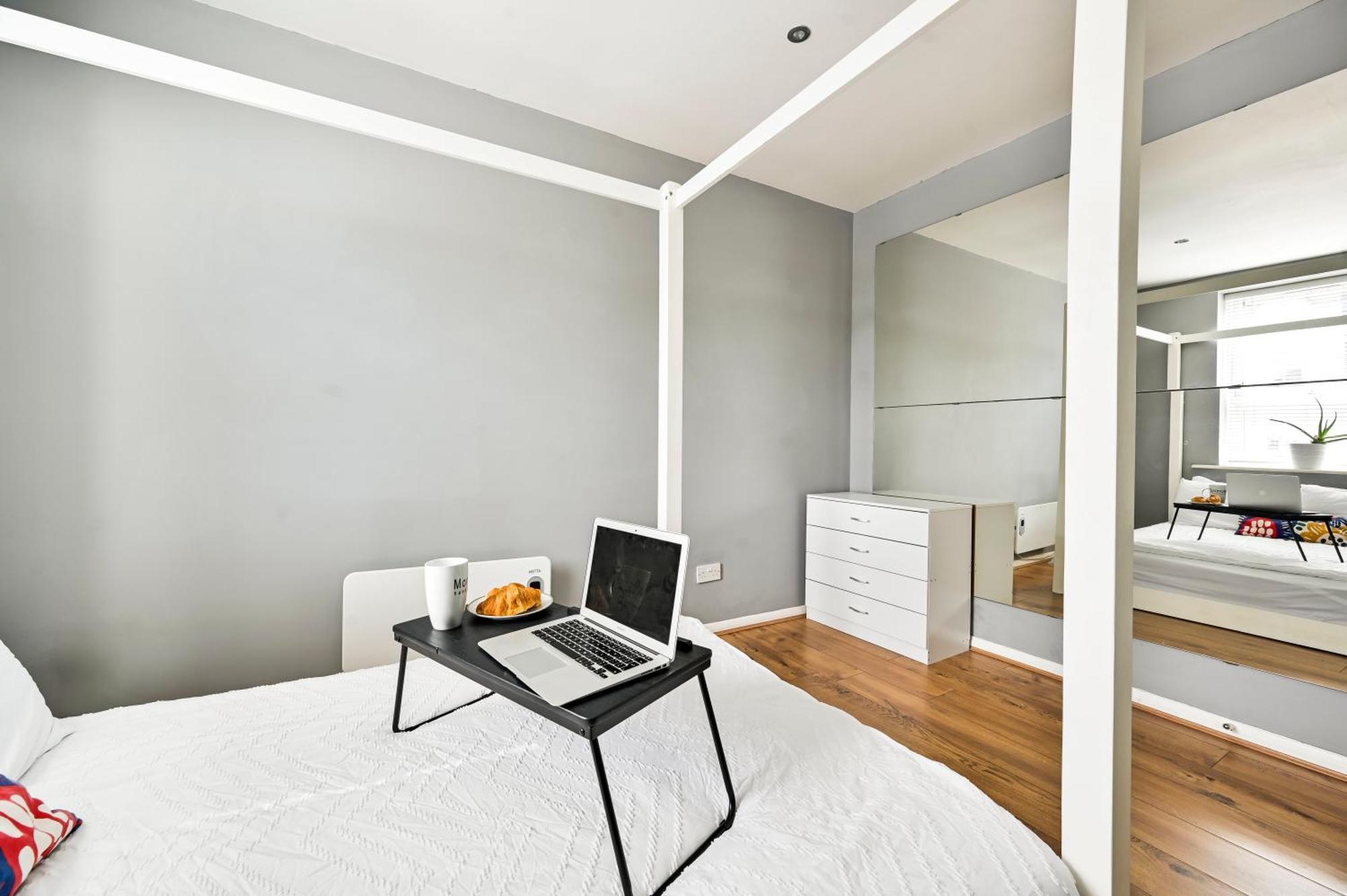 Cosy 1-Bed E15, Sleeps 4, 1 Min From Tube Station Near O2 Arena Londen