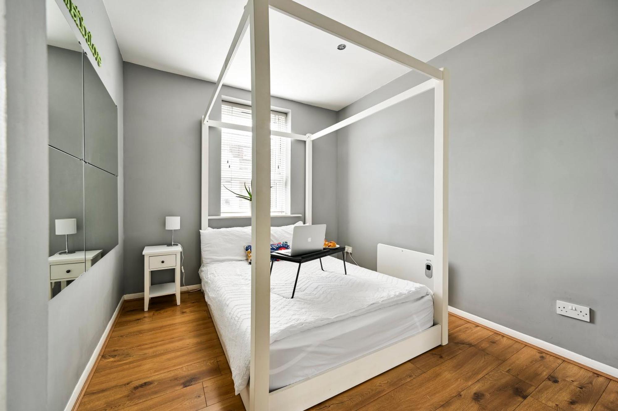 Appartement Cosy 1-Bed E15, Sleeps 4, 1 Min From Tube Station Near O2 Arena Londen