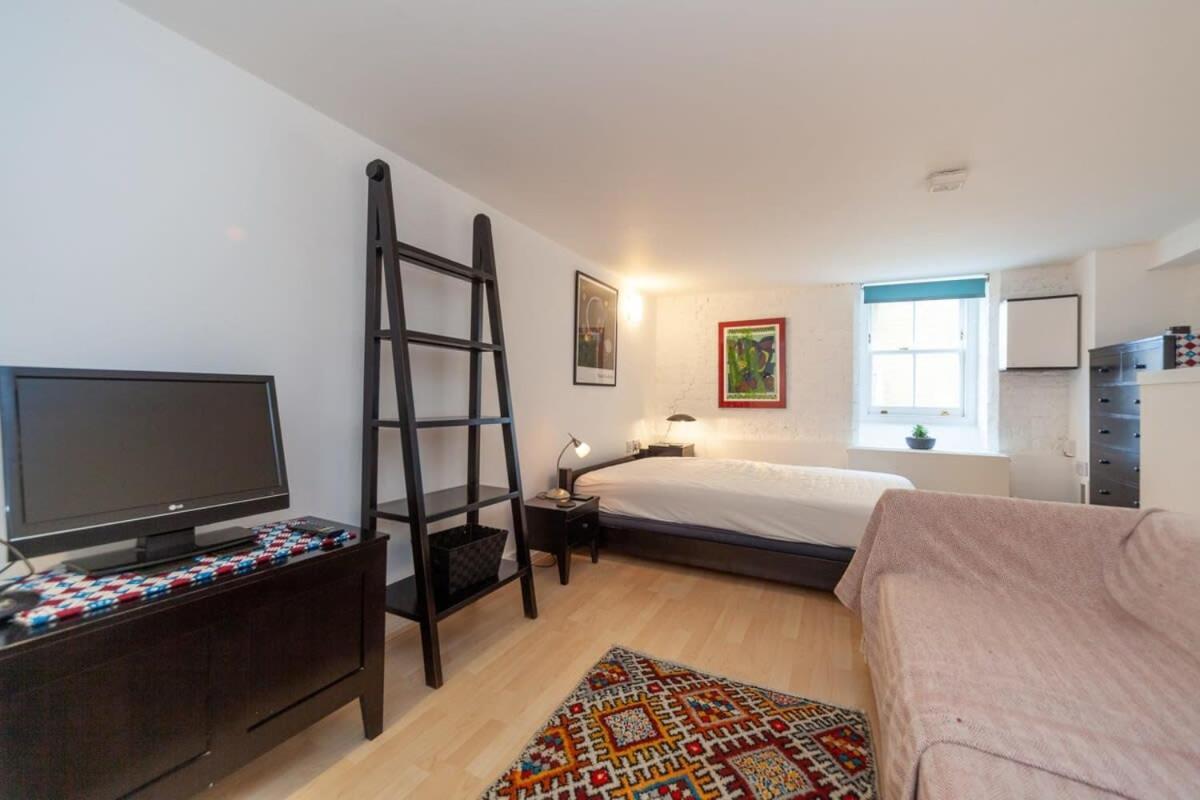 Charming 1 Bedroom In Old School House *