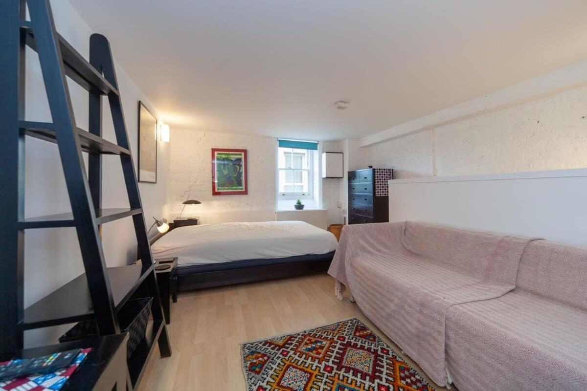 Charming 1 Bedroom In Old School House Lejlighed *