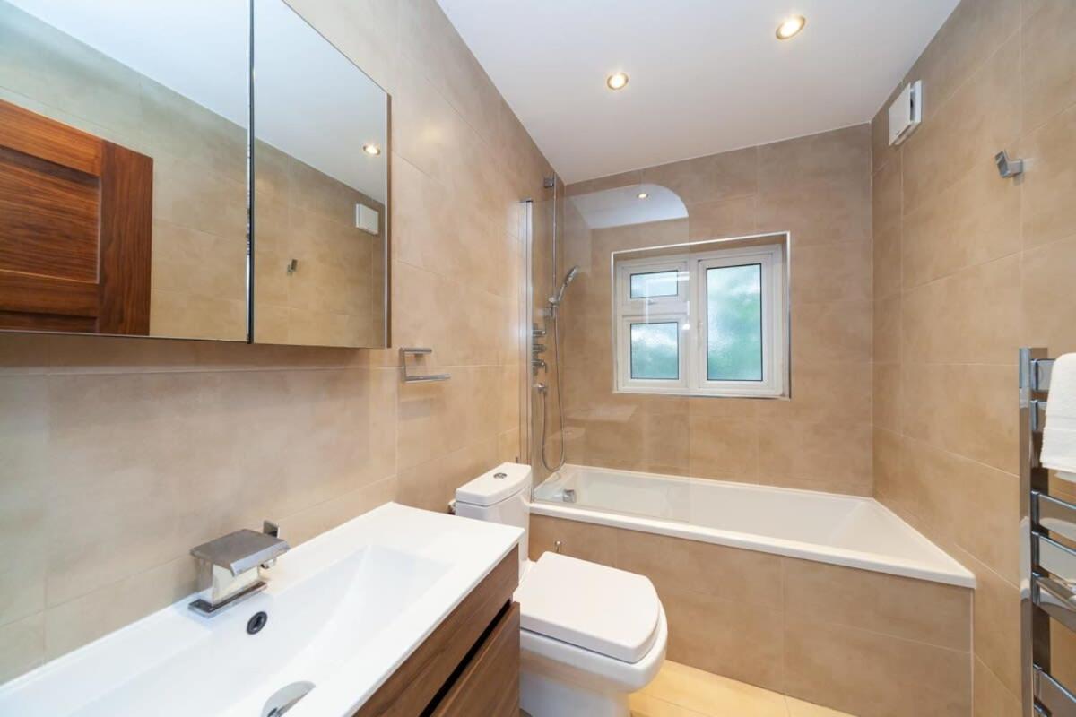 Spacious 2 Bedroom Maisonette In Stratford Lägenhet *