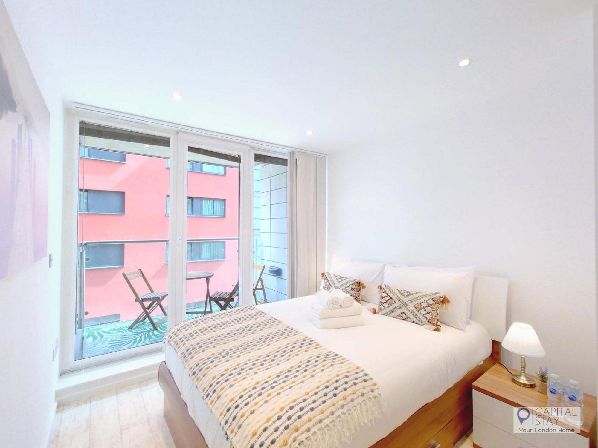 Deluxe One Bed By Excel & O2