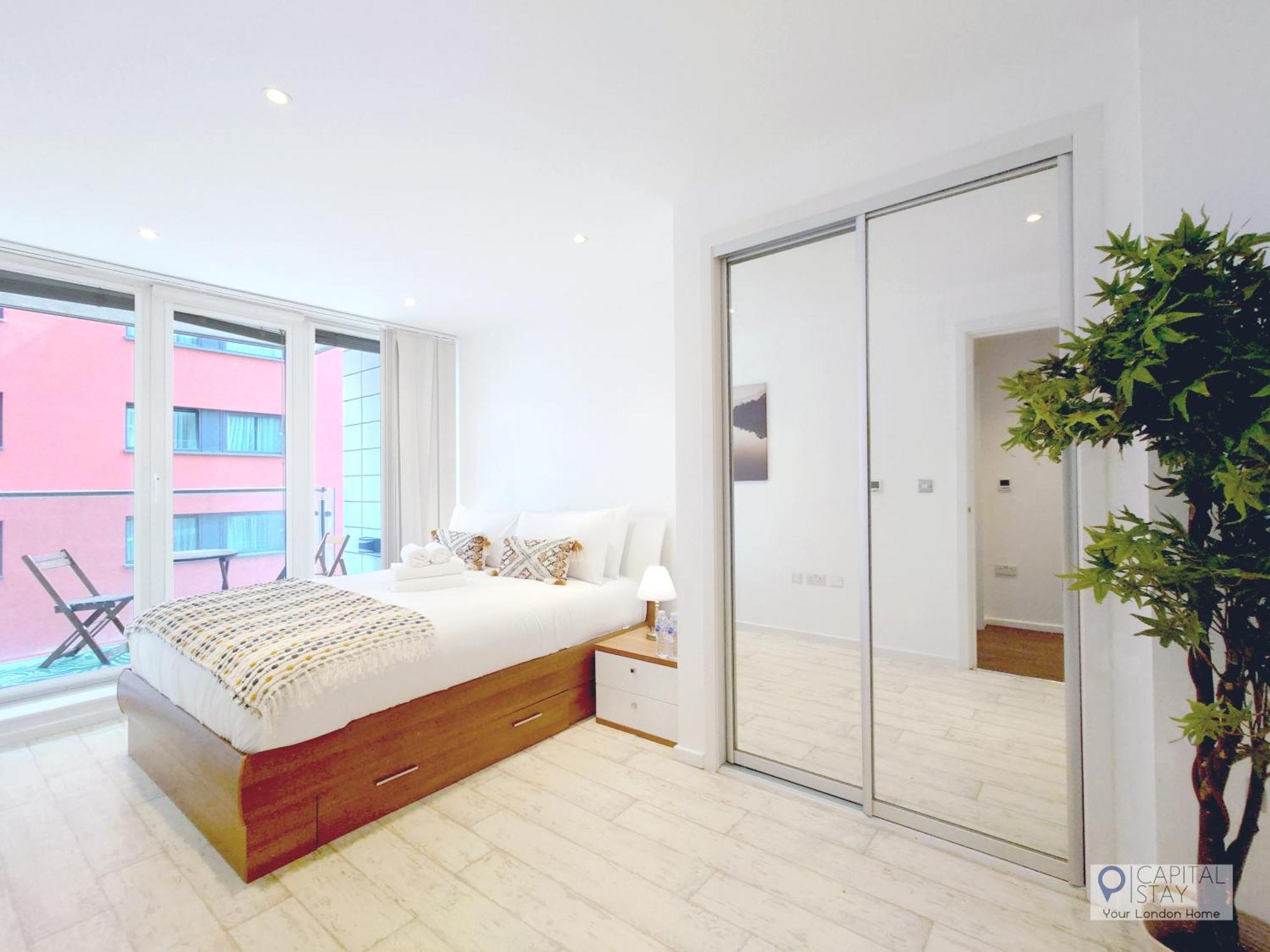 Deluxe One Bed By Excel & O2 Londen