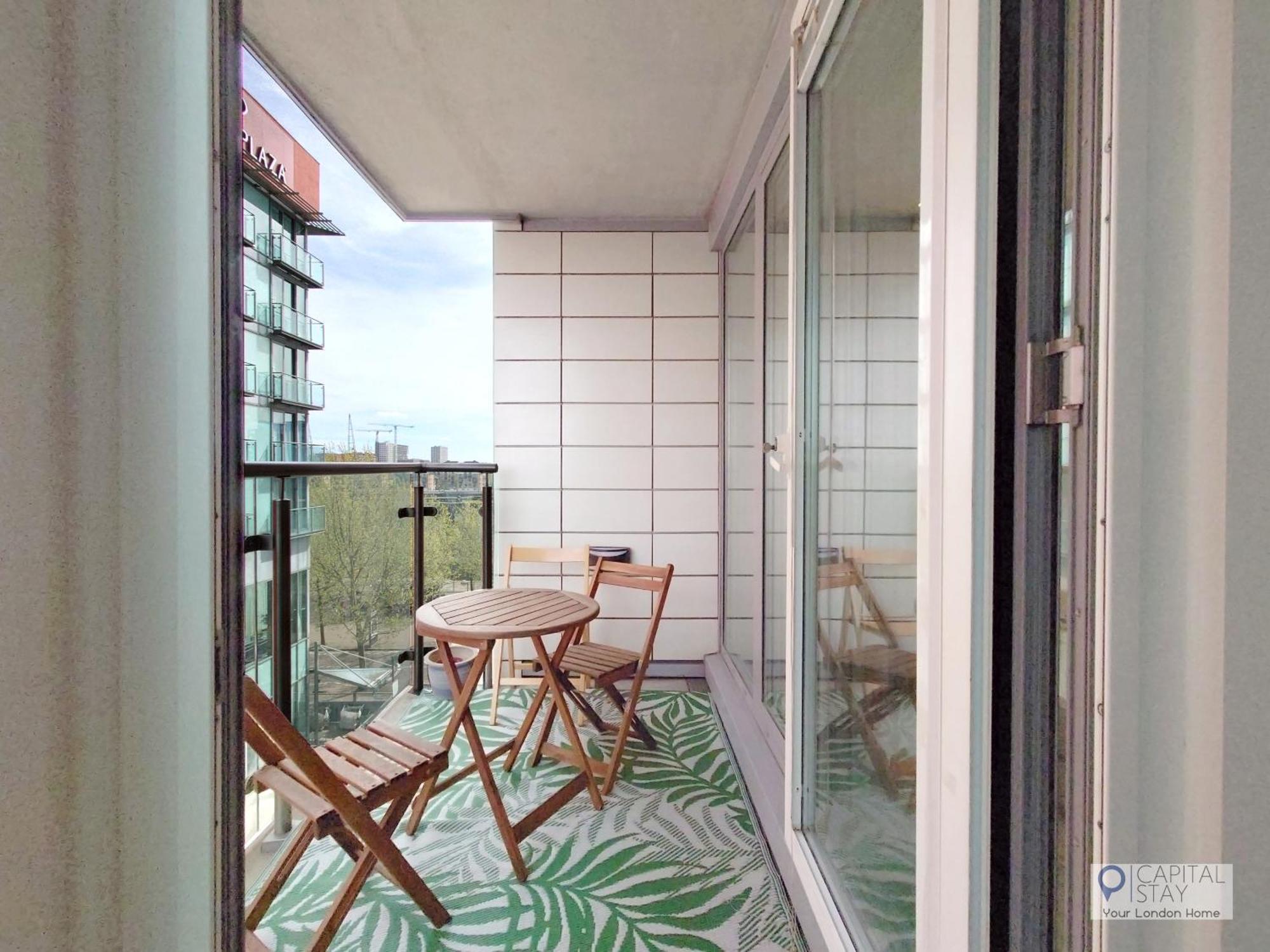 Deluxe One Bed By Excel & O2 Appartement Londen