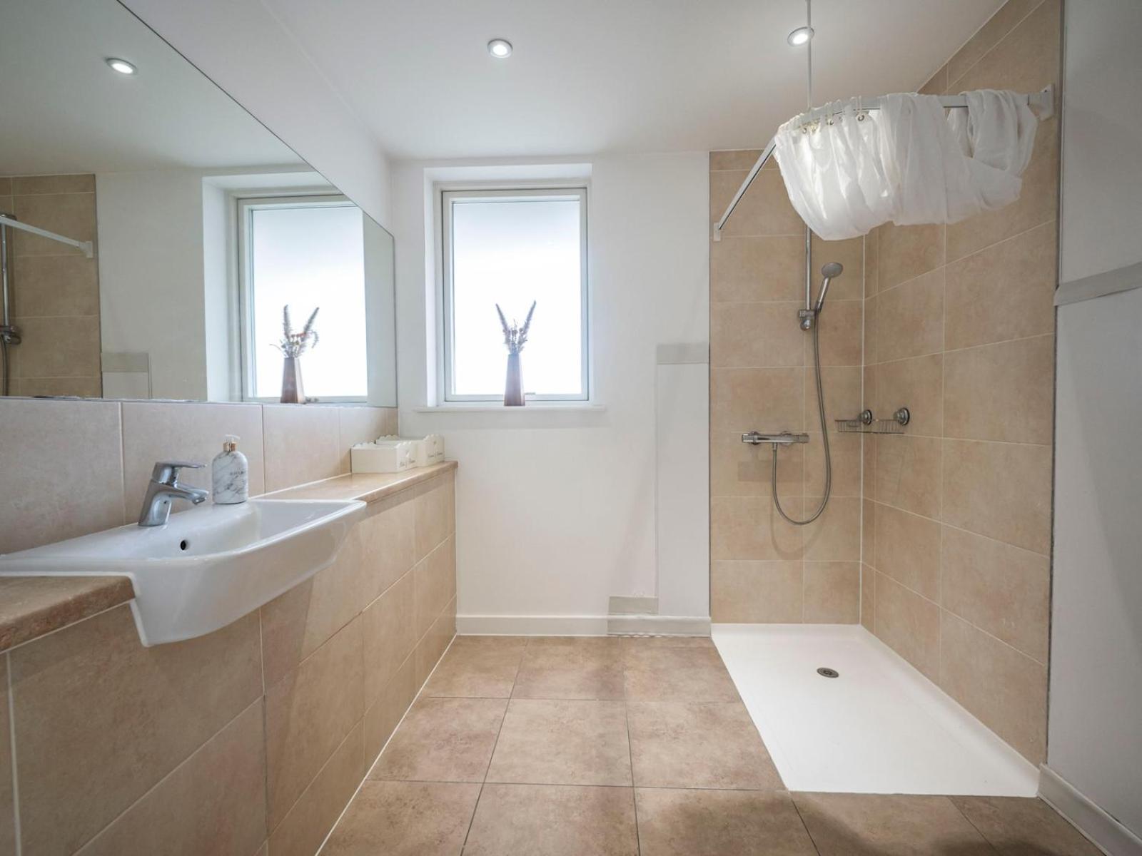 Apartment Near Tower Bridge And Tube Pass The Keys *