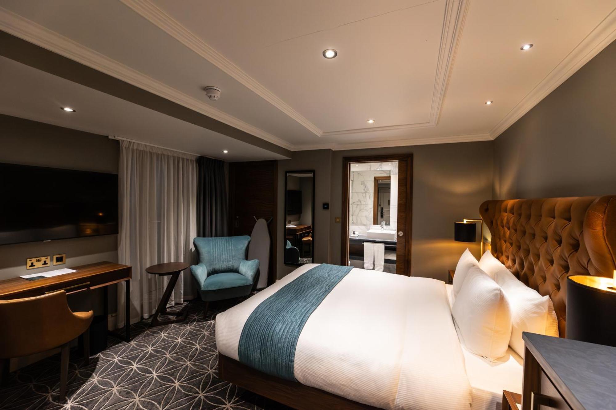 Hotel 100 Queen's Gate London, Curio Collection By Hilton London