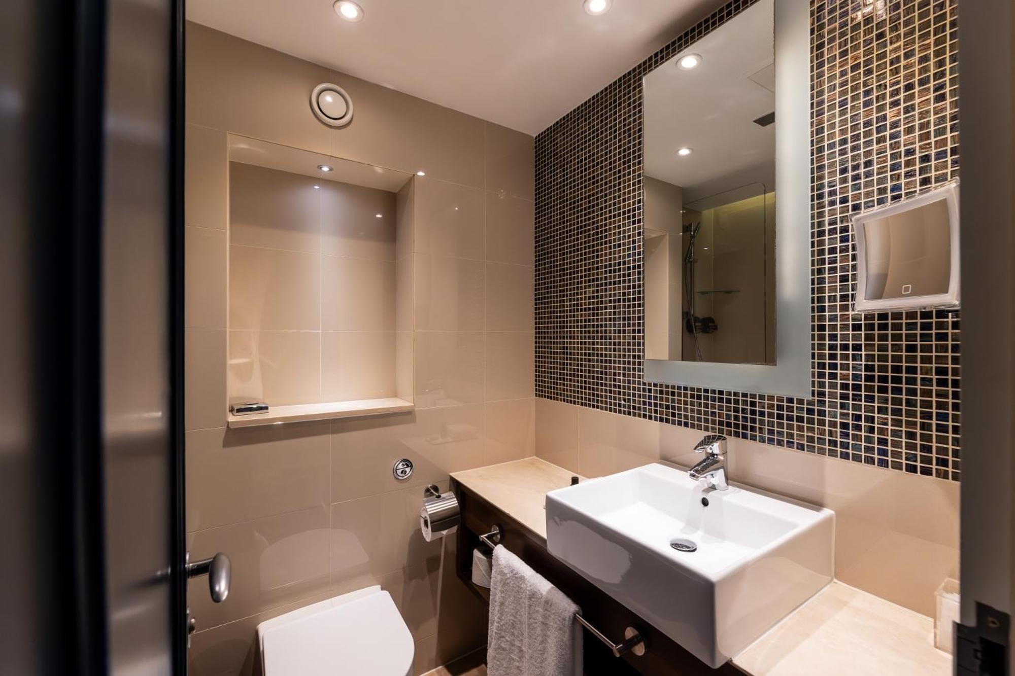 100 Queen's Gate London, Curio Collection By Hilton Hotel 5*
