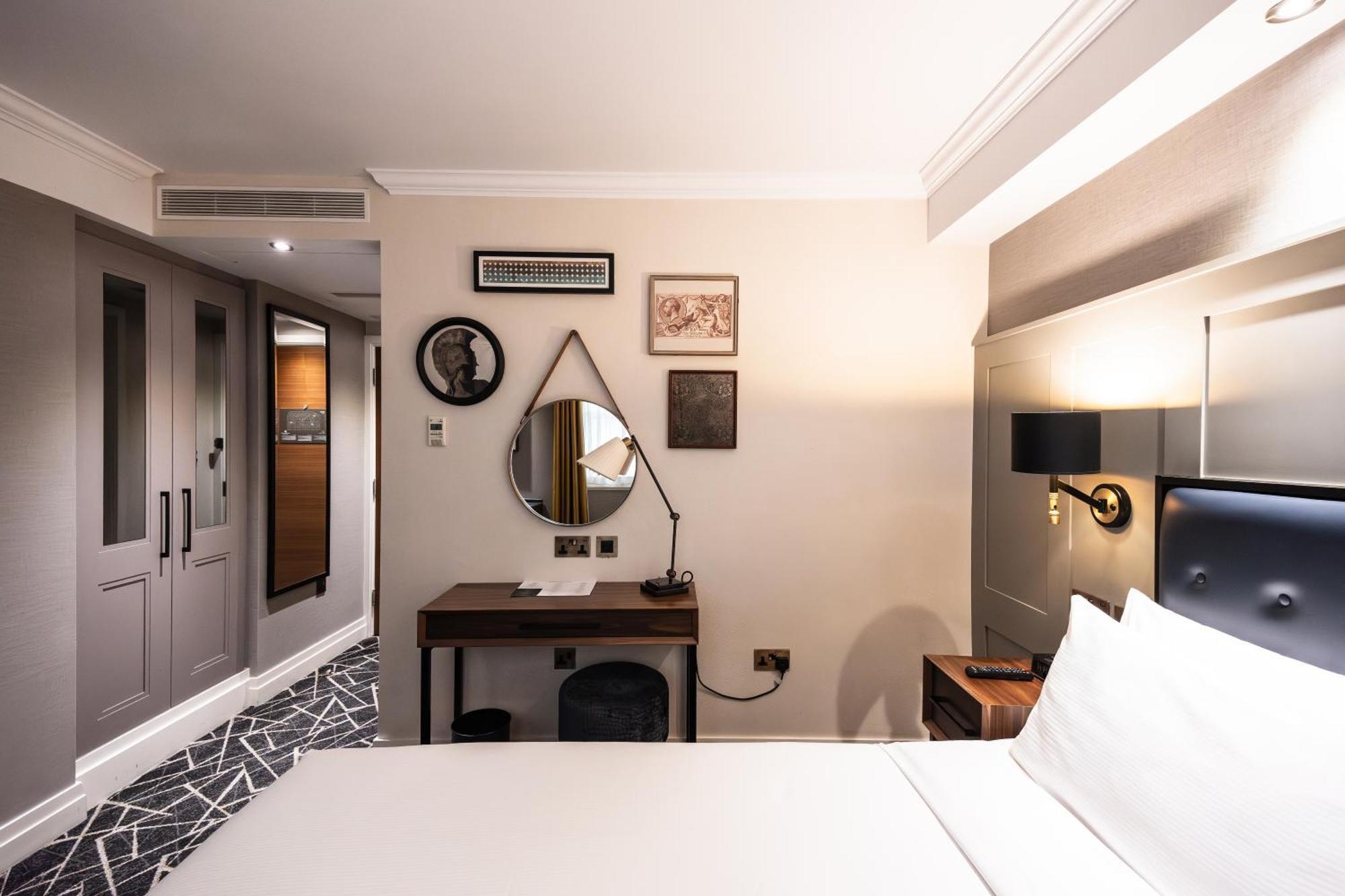 Hotel 100 Queen's Gate London, Curio Collection By Hilton