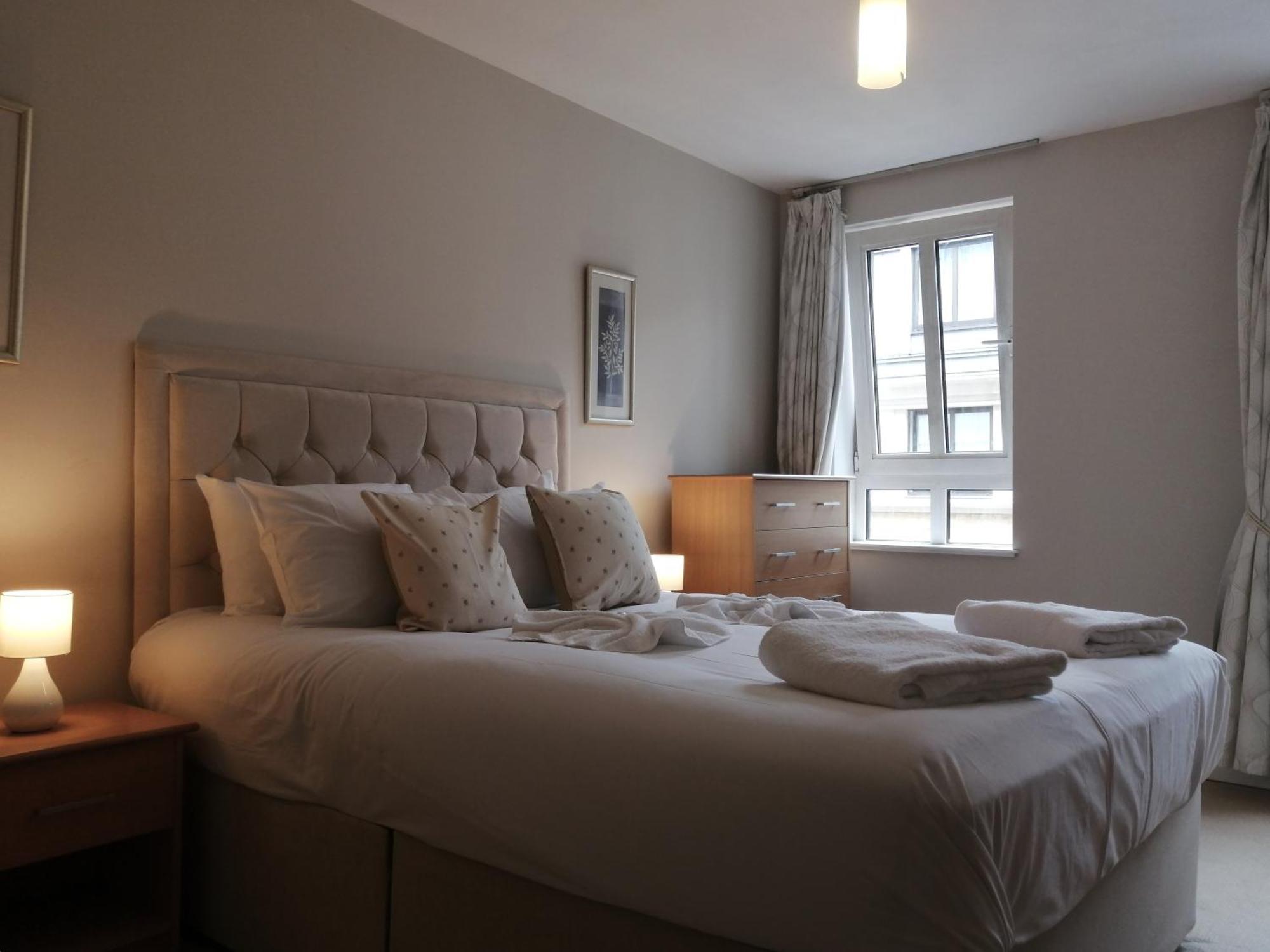 Still Life Tower Hill Executive Apartment London