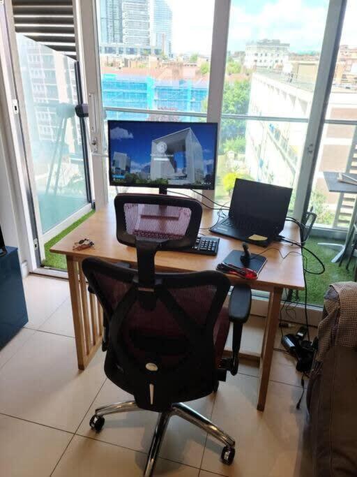 Appartement 1 Bedroom Penthouse Flat In East