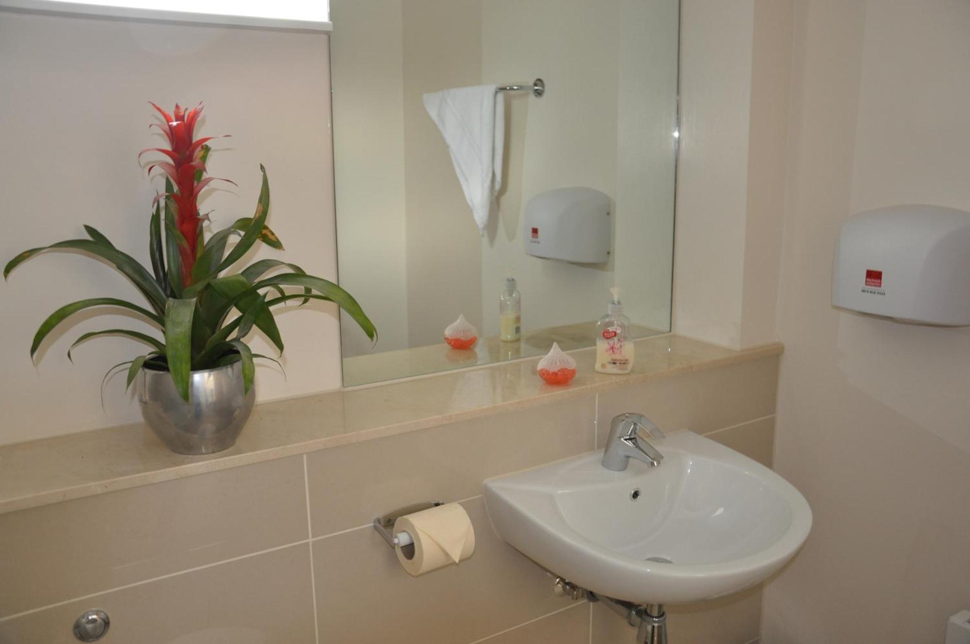 Hotell Queens 3*