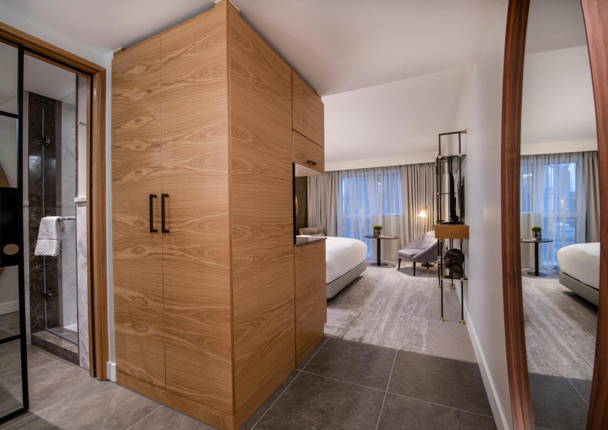 Hotell Lincoln Plaza London, Curio Collection By Hilton 4*