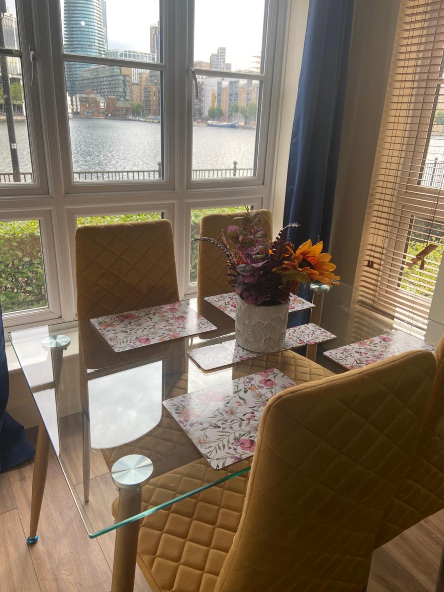 Beautiful 2 Bed Waterfront With Parking Perfect For Canary Wharf - 2 Bed 2 Bath With High Speed Wifi And Netflix And Parking London