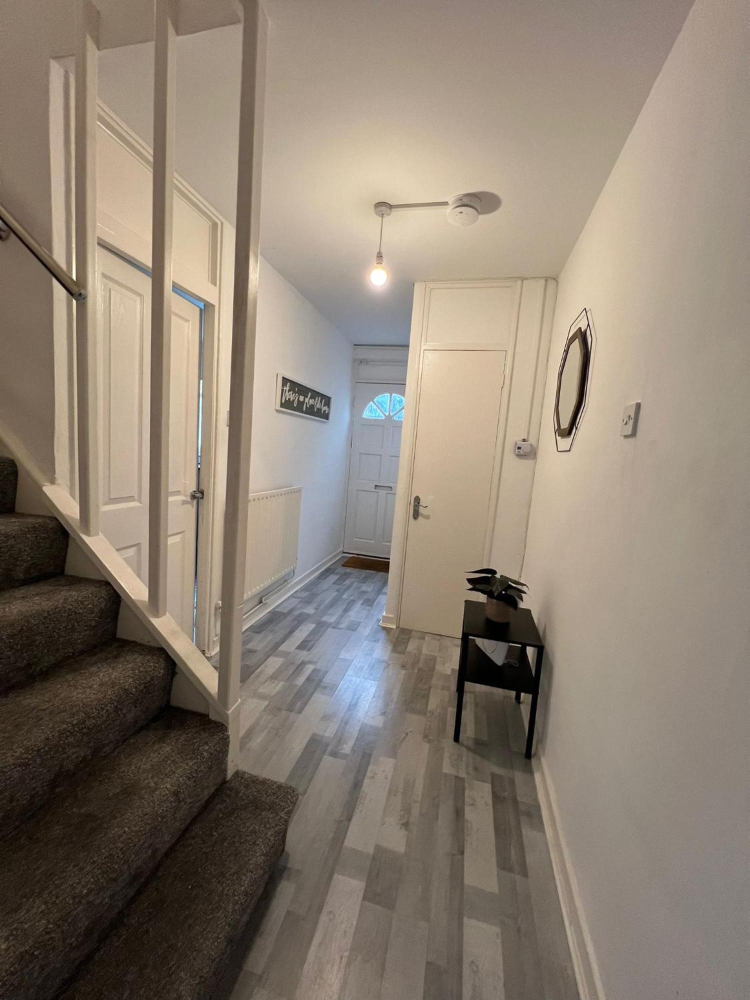 2 Bed Flat In Canary Wharf Londra
